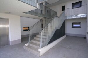 Stiegenhaus der Wohnanlage Seenstraße 27B in Reifnitz am Wörthersee